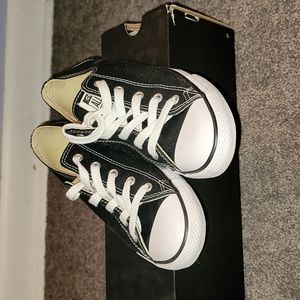 Converse canvas Sneakers-New!